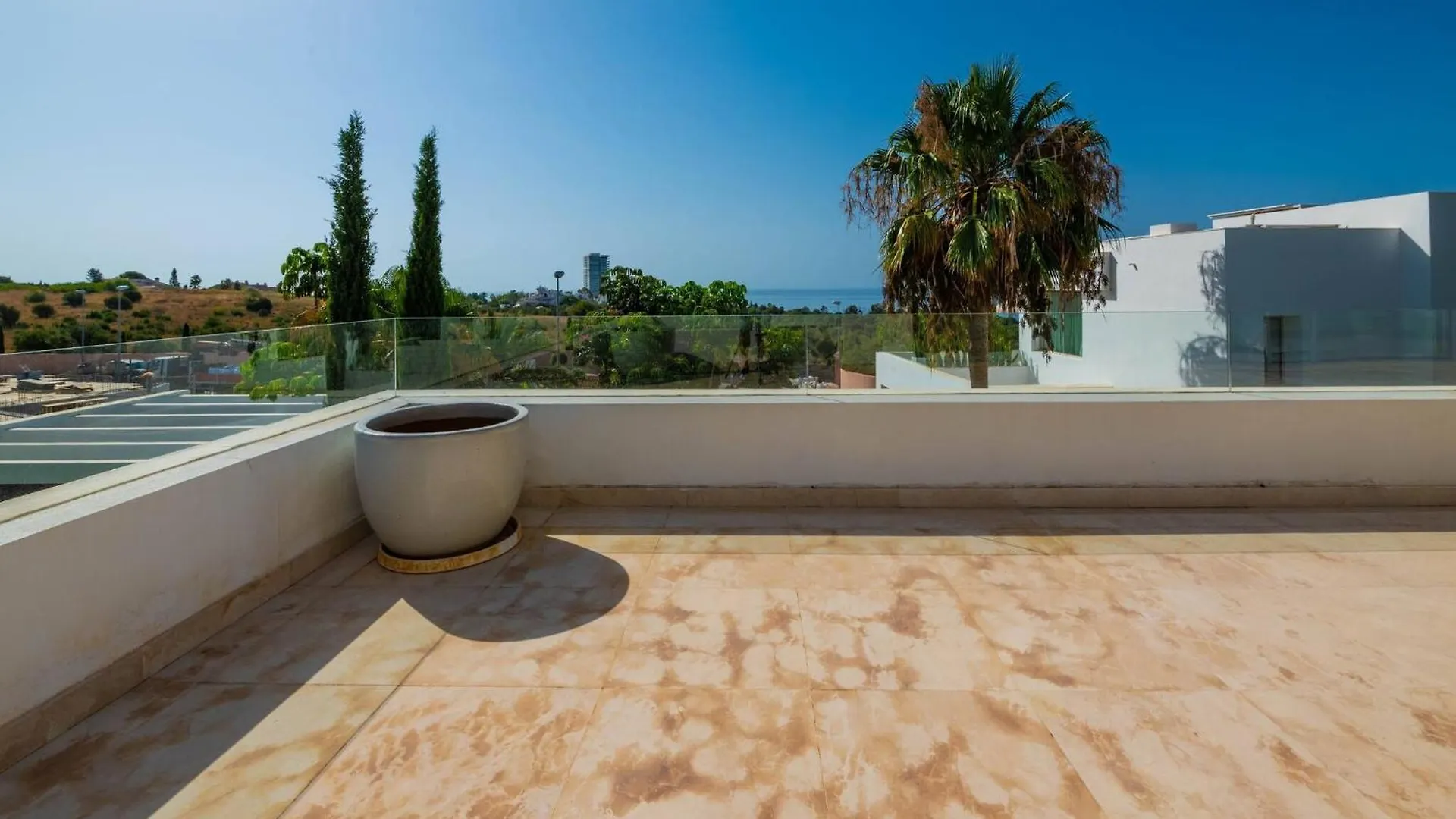Moderna Villa De Lujo En Alquiler Vacacional En Μαρμπέλλα